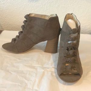 Size 11 New Metaphor open toe block heel bootie